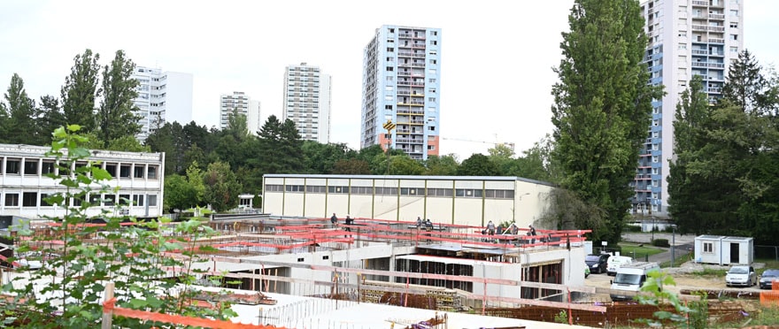 Le nouveau groupe scolaire sort de terre, rue Jules Verne.