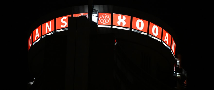 Chaque soir, la Tour s'illumine en clin d'œil aux 800 ans de Mulhouse.