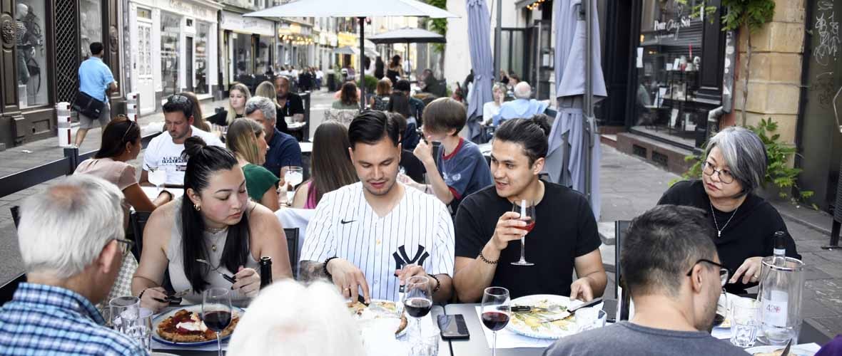 Rue de l’Arsenal : l’été des terrasses