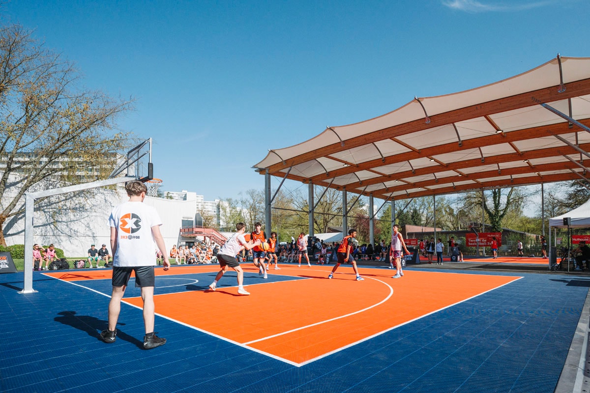 Coteaux : deux « magnifiques » nouveaux terrains de basket