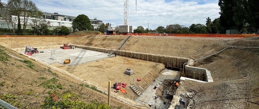 D’une capacité de 2 000 m3, le bassin pourra stocker un mélange d’eau de pluie et d’eaux usées pendant 24h maximum.