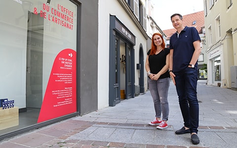 Sophie Julien et Frédéric Marquet, respectivement directrice des Vitrines de Mulhouse et manager du commerce..
