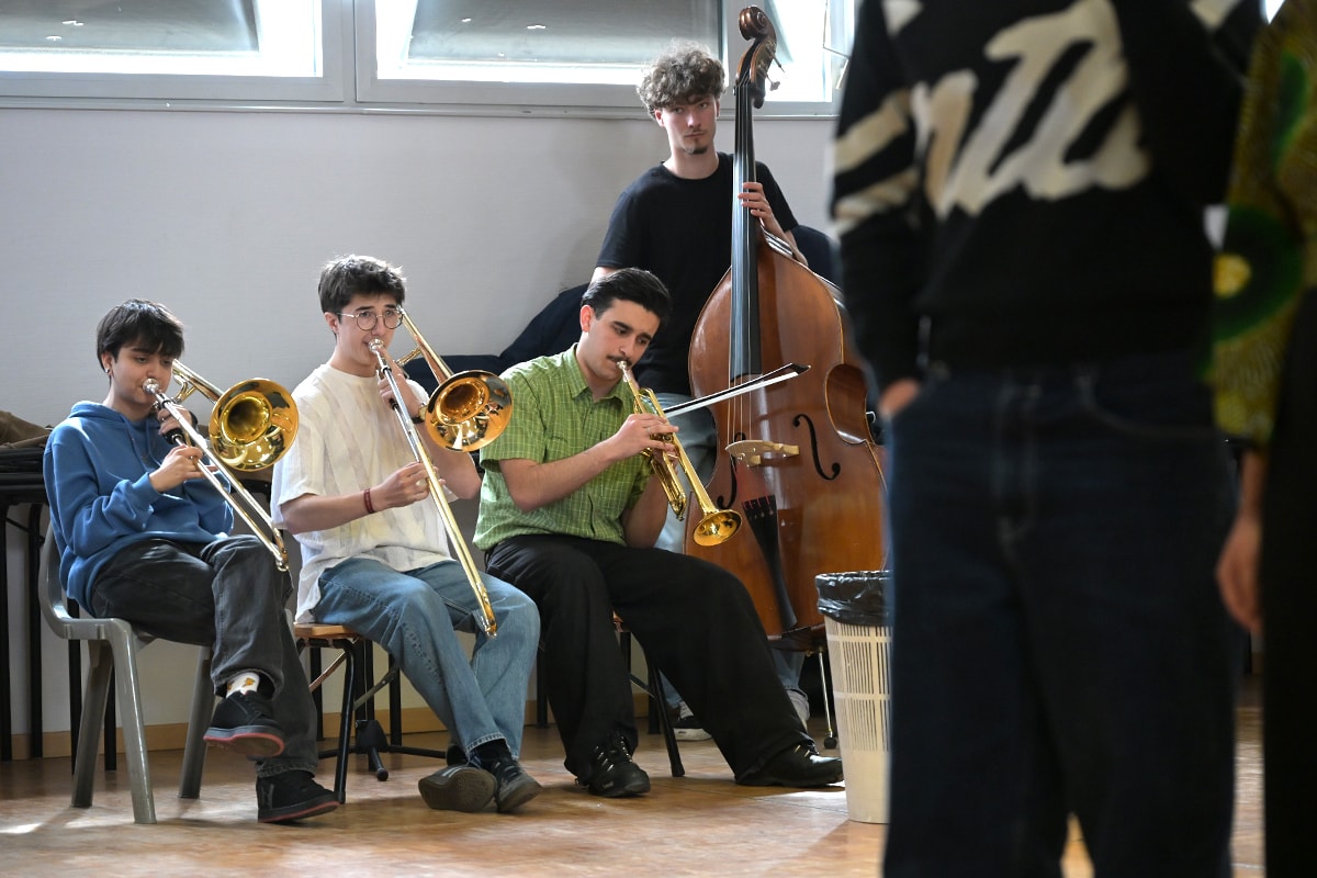 La section S2TMD regroupes des élèves en théâtre, danse et musique.
