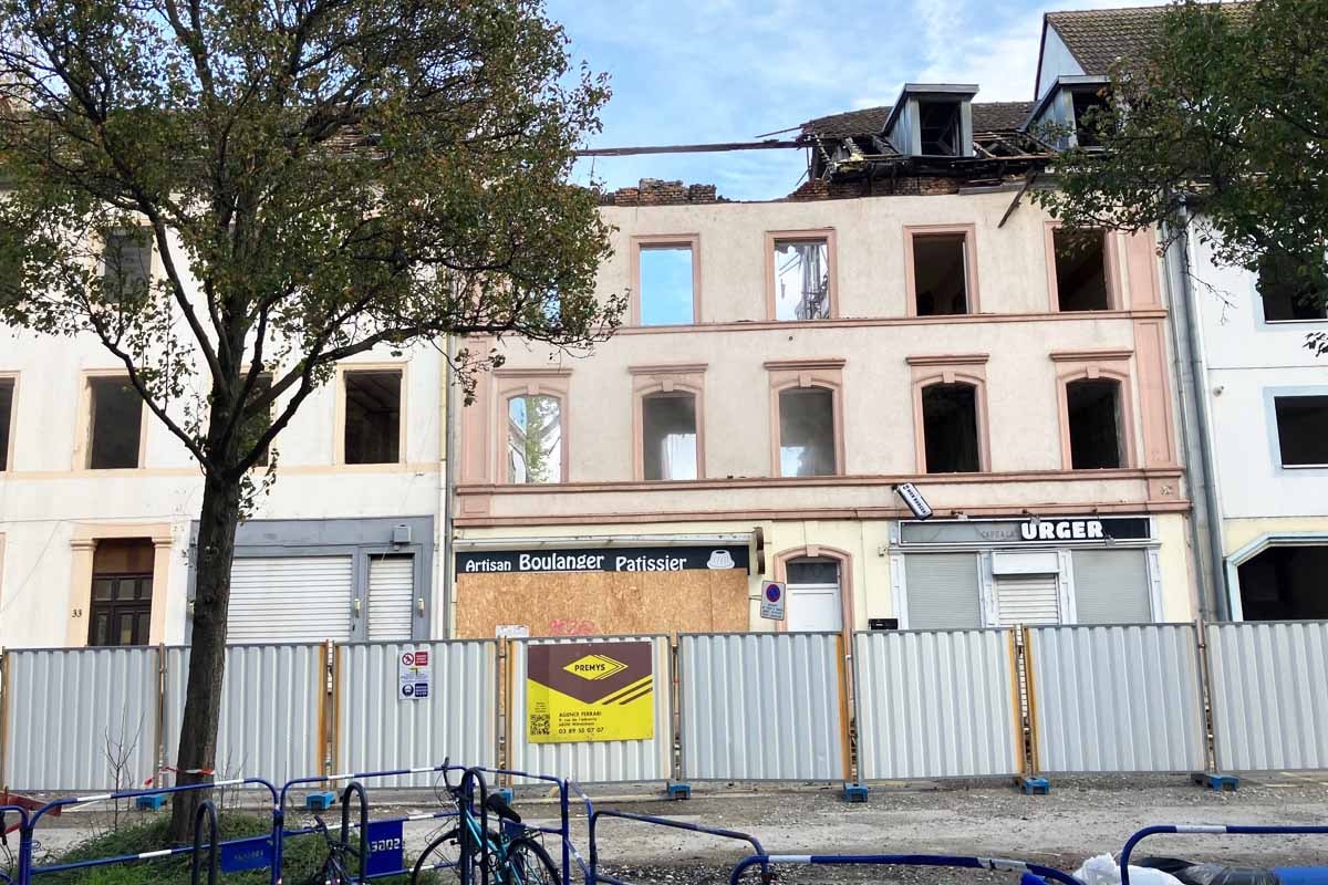 Les démolitions en cours permettront un accès direct de la rue du Manège à la place des Maraîchers. 