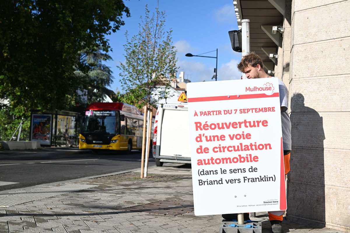De nouveaux panneaux ont été installés par les équipes de la Ville sur les 1,1 km de l'axe Briand-Franklin.