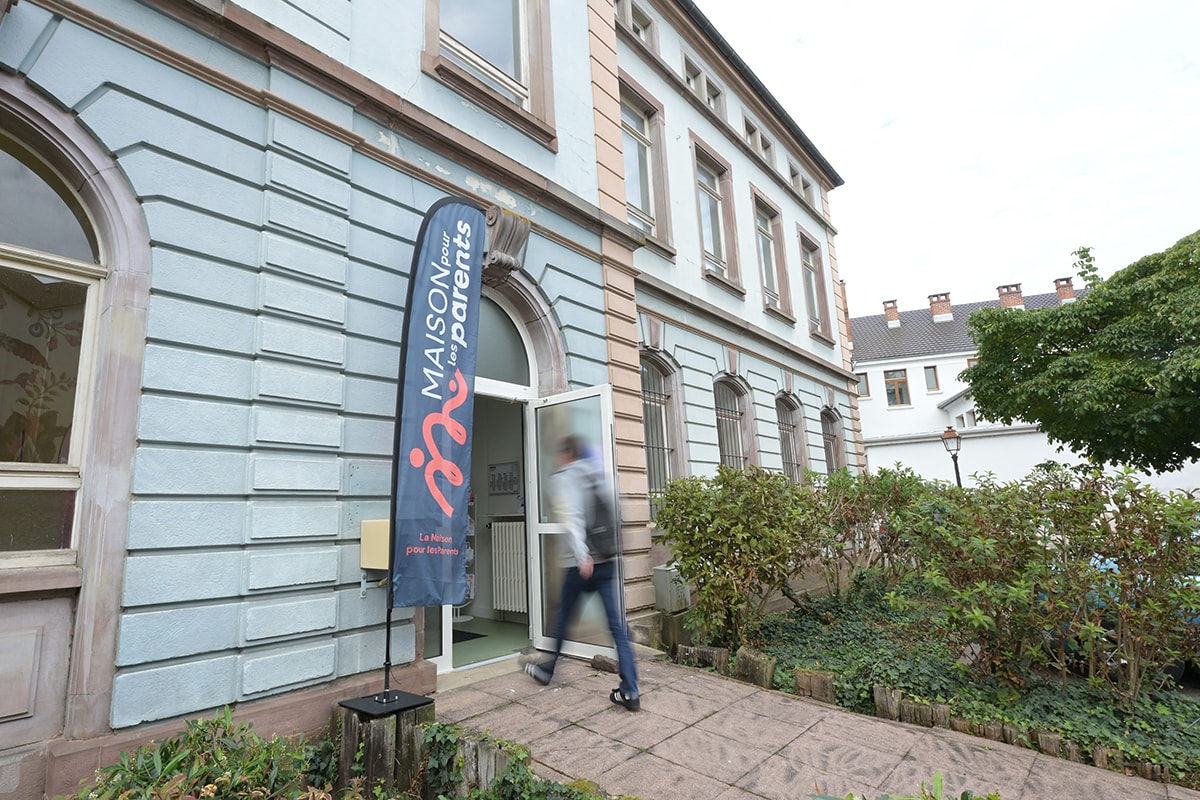 La Maison pour les parents de Mulhouse et de m2A est installée au cœur de Mulhouse, au 20 avenue Kennedy. 