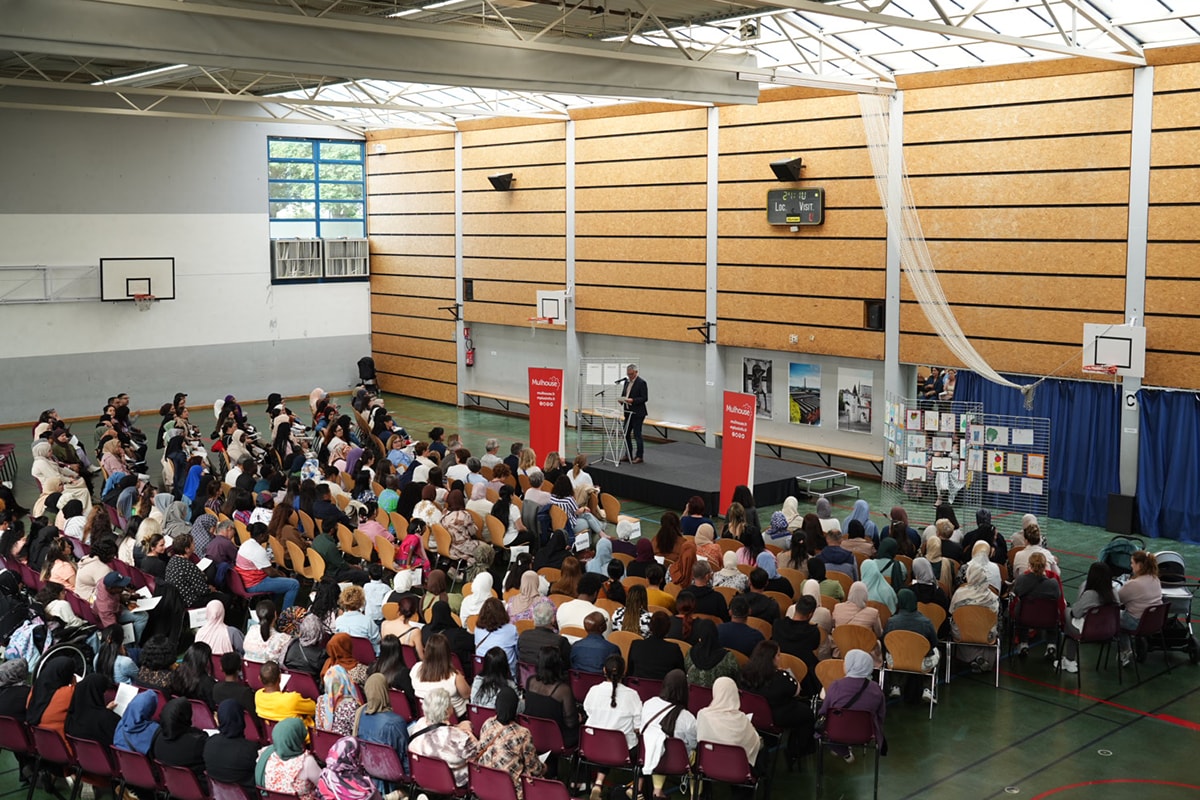 Plusieurs centaines de personnes ont participé à la remise des attestations, jeudi 4 juin 2026.
