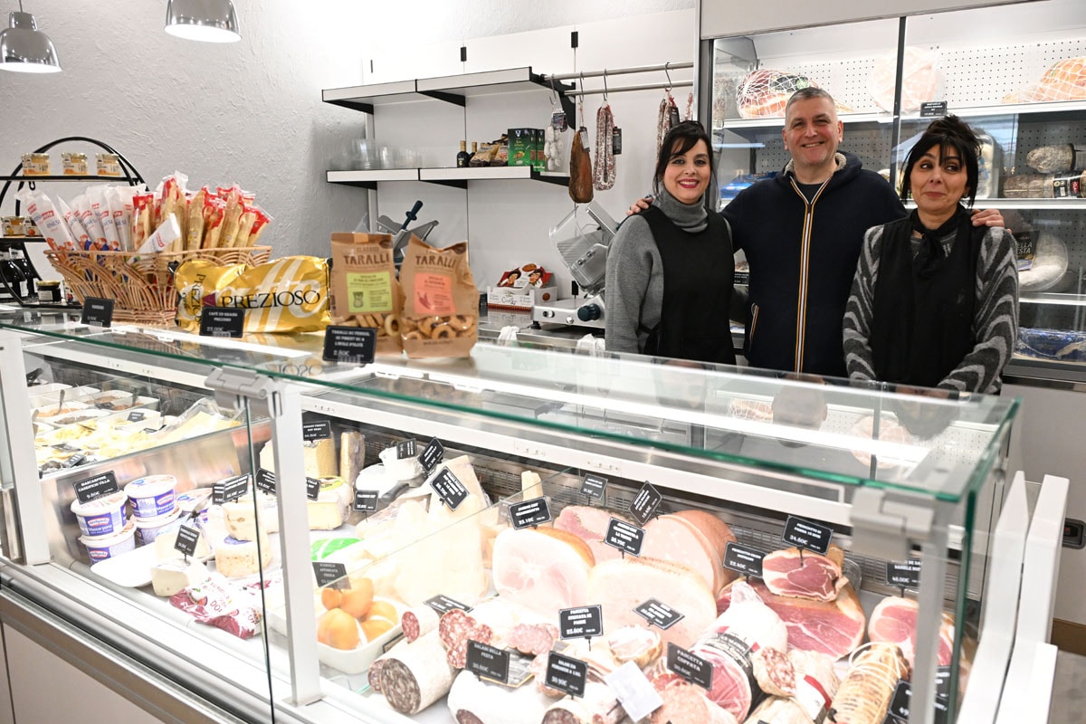 Après les glaces, Daniele Di Felice (au centre) se lance dans l'épicerie fine italienne. 