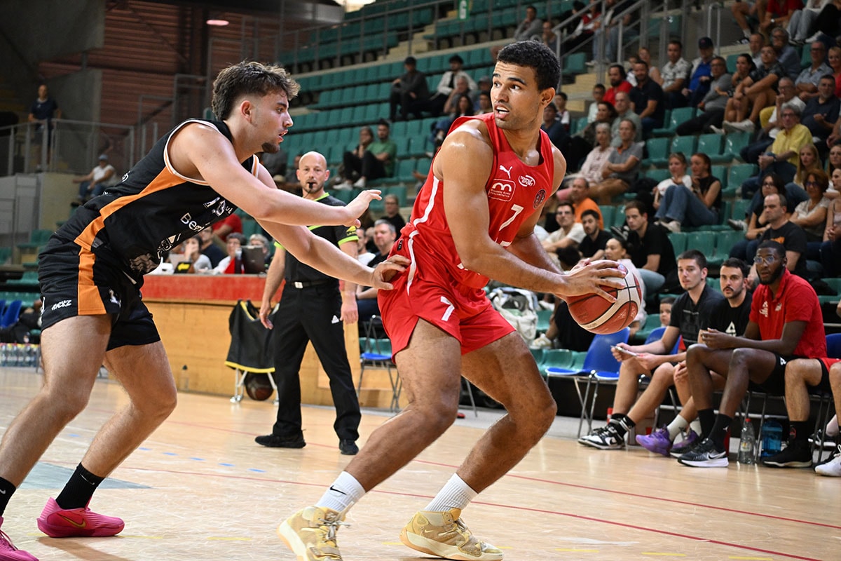 À mi-saison, les Mustangs sont leaders de leur poule.