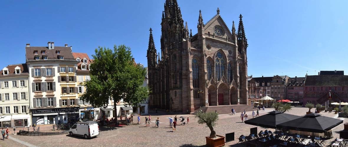 Caméra touristique : la place de la Réunion en direct sur mulhouse.fr