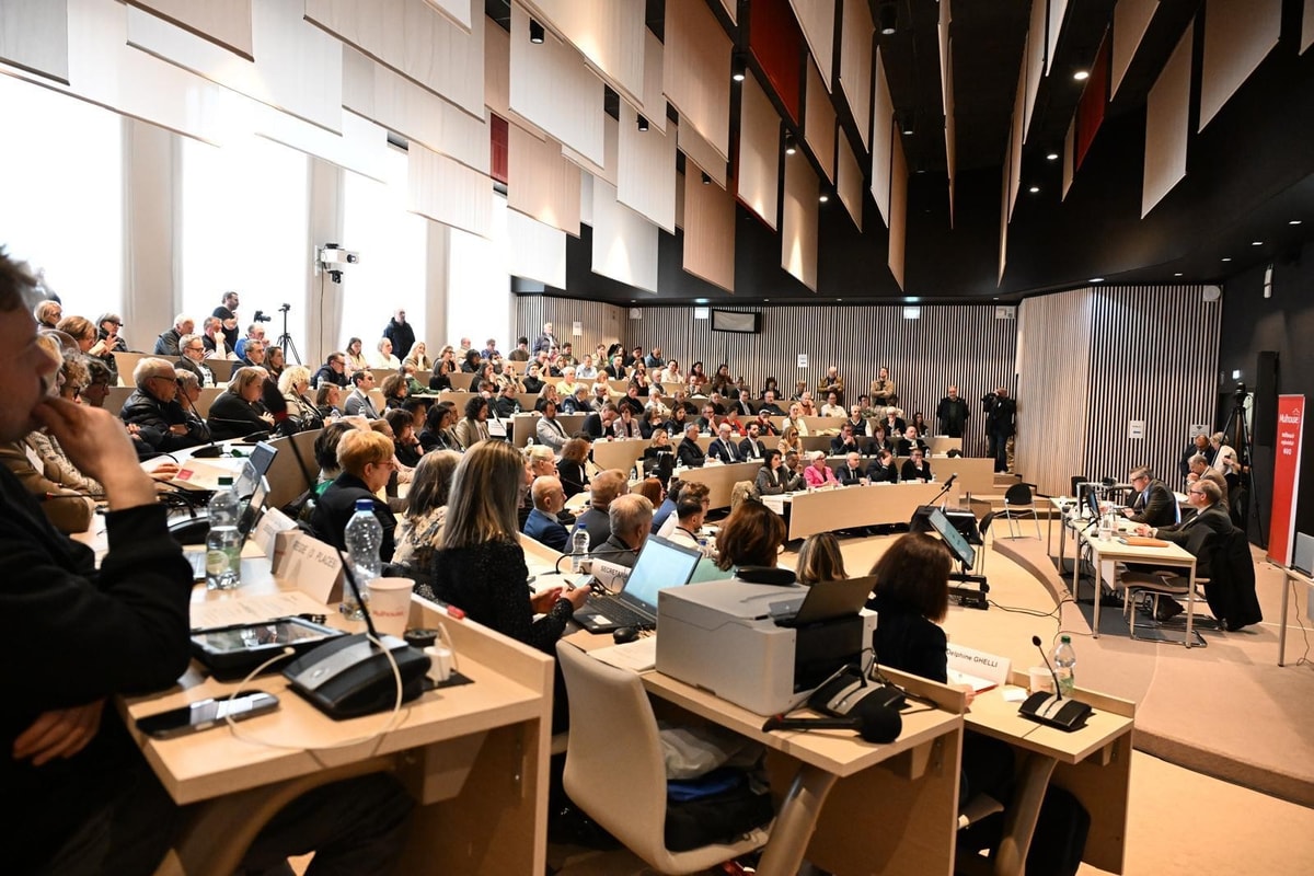 L’hémicycle Dollfus de la Société industrielle de Mulhouse était bondé, ce vendredi 27 mars après-midi.
