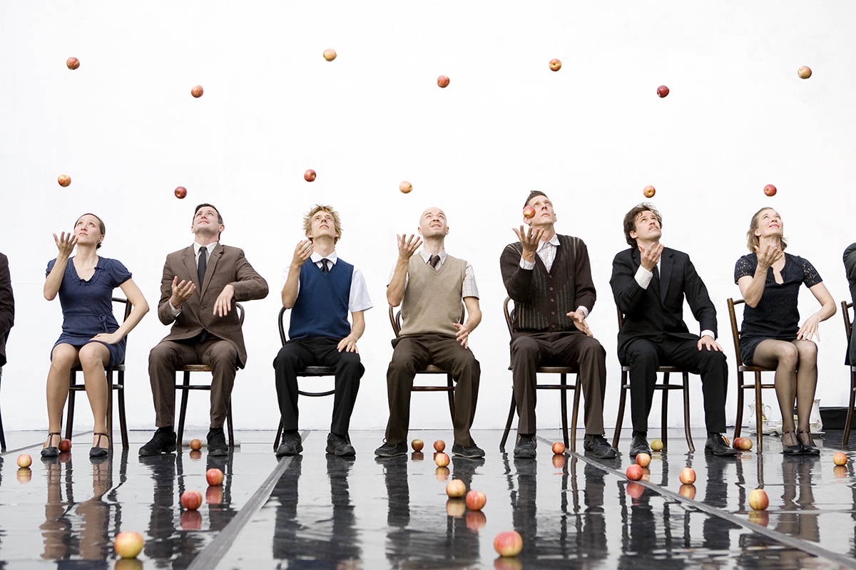 Il ne reste que quelques places pour le spectacle Smashed de la compagnie Gandini Juggling.