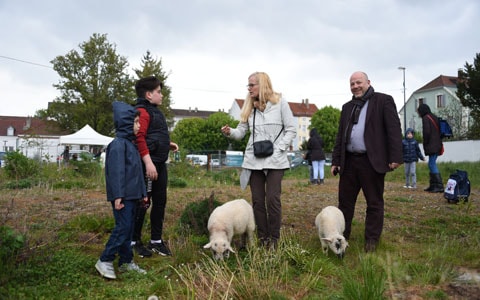 Les services de la Ville de Mulhouse et des élus mobilisés, à l’image des adjoints au maire Catherine Rapp et Alain Couchot.