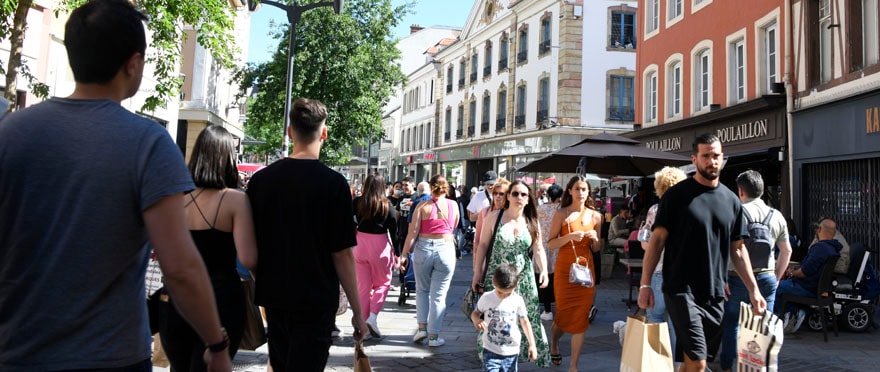 Le Guide Vert Michelin Alsace conseille une halte d’au moins deux jours à Mulhouse.