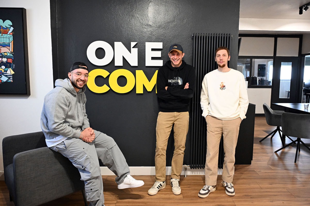 L'équipe de One Communication, dans leur studio du Nouveau Bassin: Mehdi Boswingel, Alexandre Yomede et Thomelin Megel. 