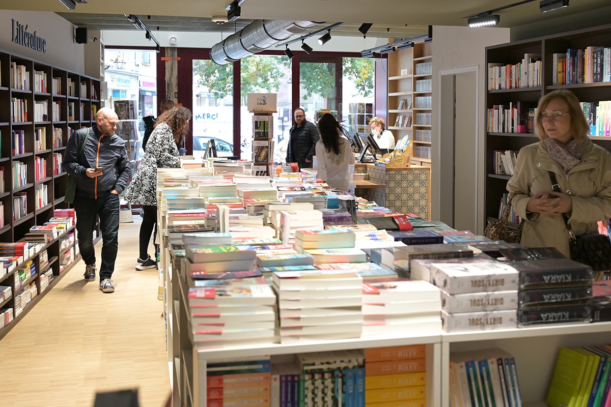 Librairie Bisey : c’est rouvert, place de la Réunion ! 