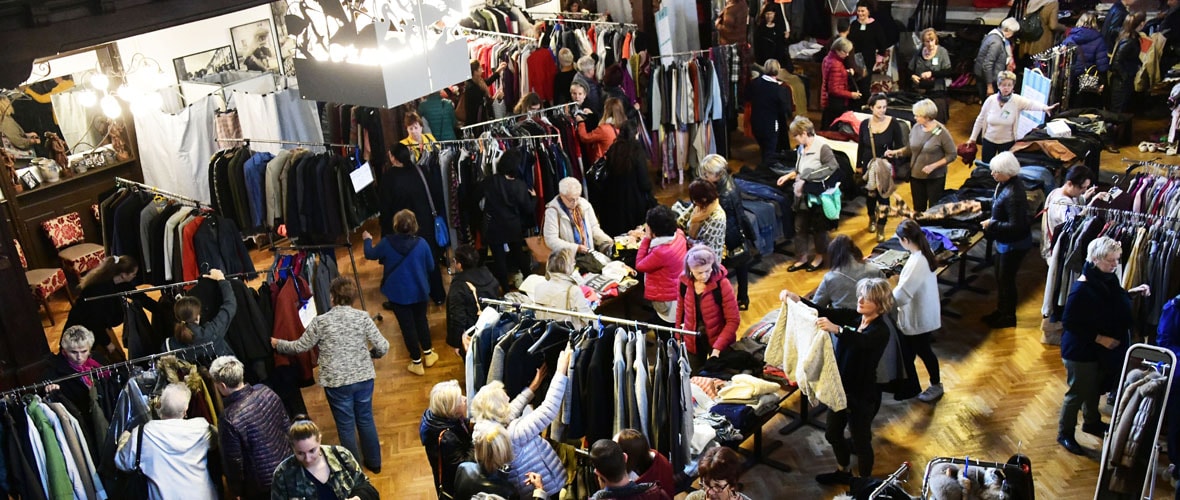 Vide-dressing des copines : « Une vraie chaîne de solidarité »