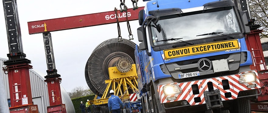 Le rotor a rejoint son emplacement définitif au Jardin des énergies.