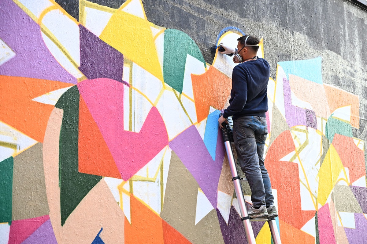 Une 110e œuvre haute en couleur illumine Le M.U.R de Mulhouse