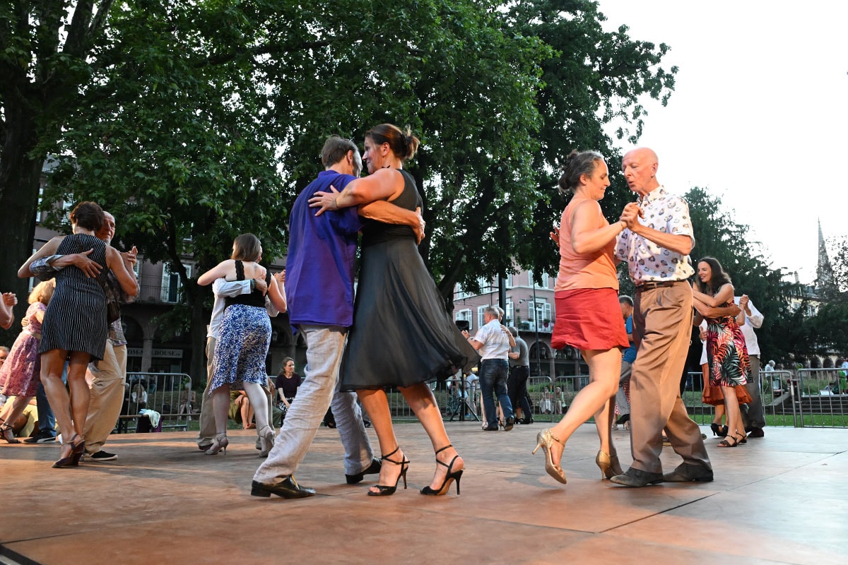 Samedi soir, le cadre majestueux du square de la Bourse sera le théâtre du premier Tango d'été.