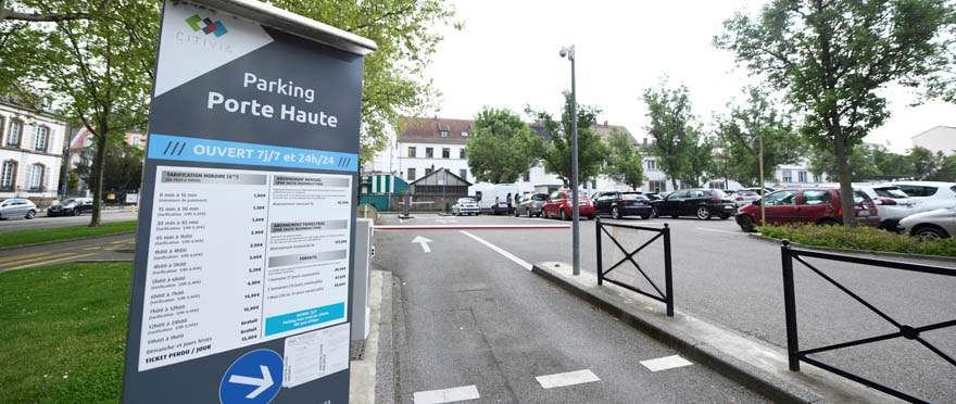 Parmi l'offre de stationnement, le parking Porte Haute, souvent sous-utilisé pour la Ville.