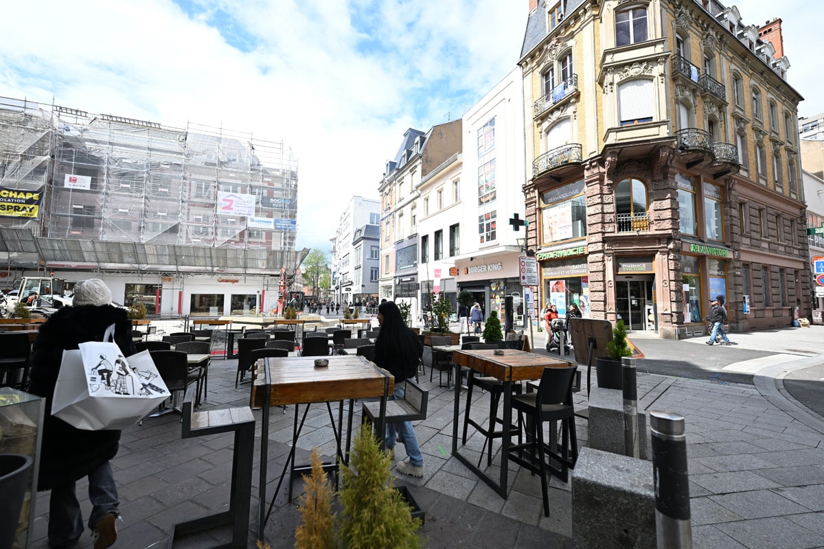 Les terrasses des commerces resteront ouvertes durant le chantier, qui fera des pauses entre 12h et 14h.