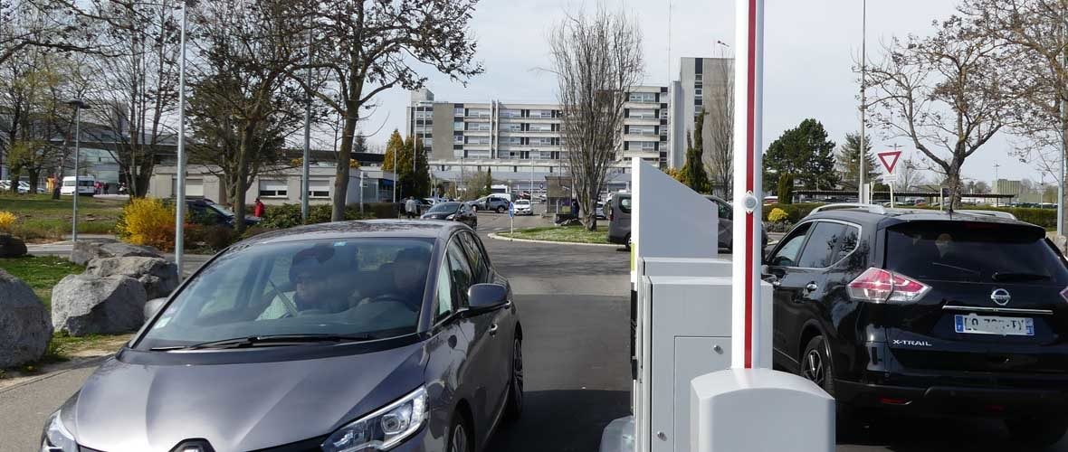 Hôpital Emile Muller : le parking payant pour les visiteurs, au-delà de la première heure