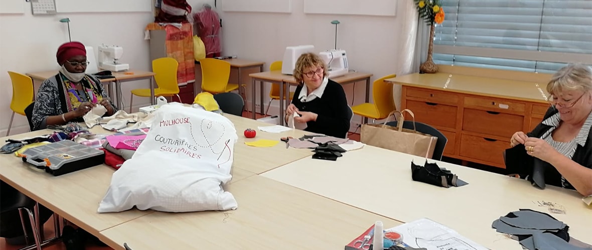 Des couturières solidaires face à la pénurie de masques