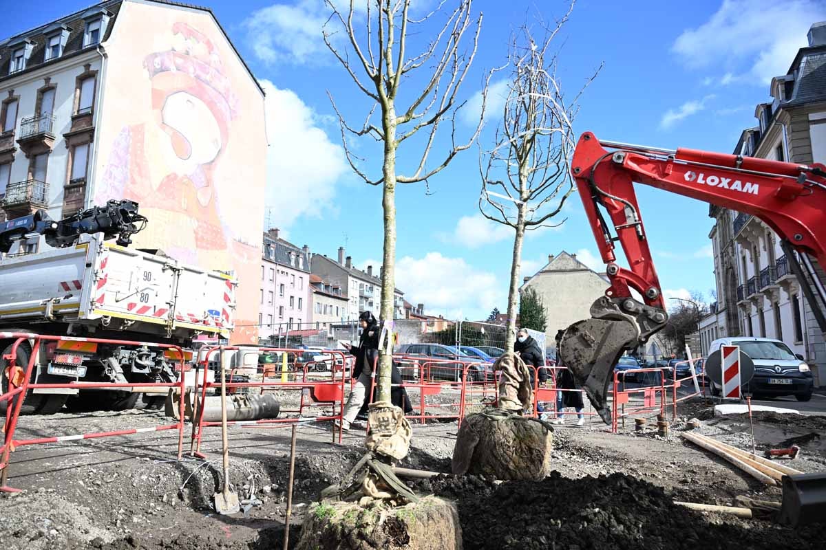 Le protocole CARE s'applique notamment dans le cadre des travaux du projet de développement des mobilités douces, comme ici à l'angle du boulevard Roosevelt et de la rue Engel Dollfus. 