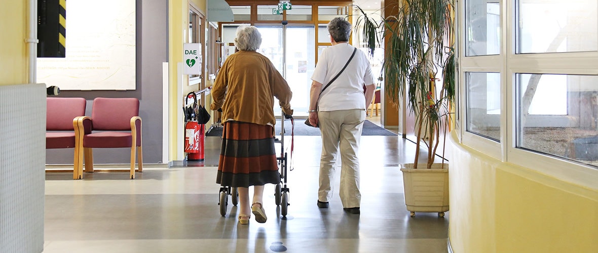 Ehpad : un système anti-errance pour la sécurité des seniors vulnérables