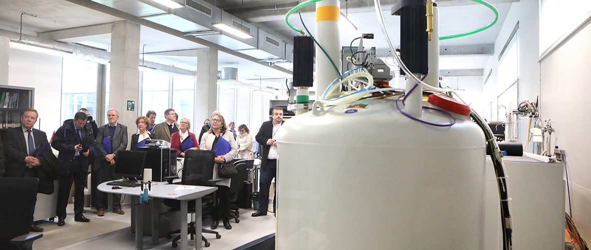 Université : un spectromètre au service de la chimie moléculaire