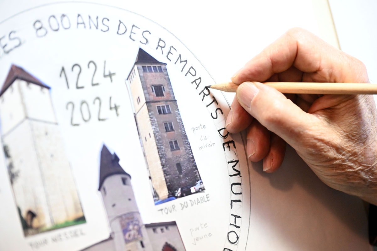 Une médaille commémorative pour célébrer les 800 ans des remparts