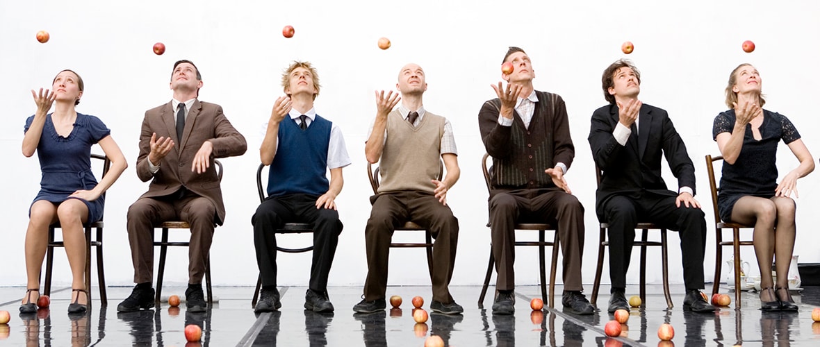 Smashed (Gandini Juggling)