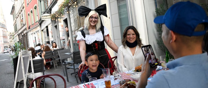 Le Zum Sauwadala fait partie des nombreux restaurants de la rue de l'Arsenal.