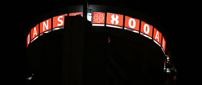 Chaque soir, la Tour s'illumine en clin d'œil aux 800 ans de Mulhouse.