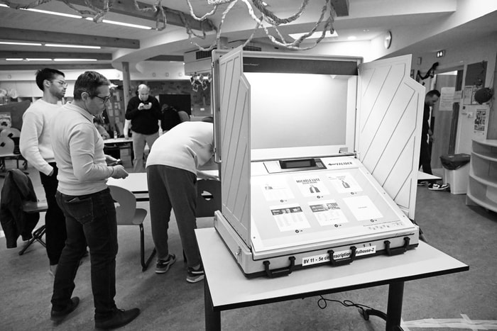 Des machines et des hommes.