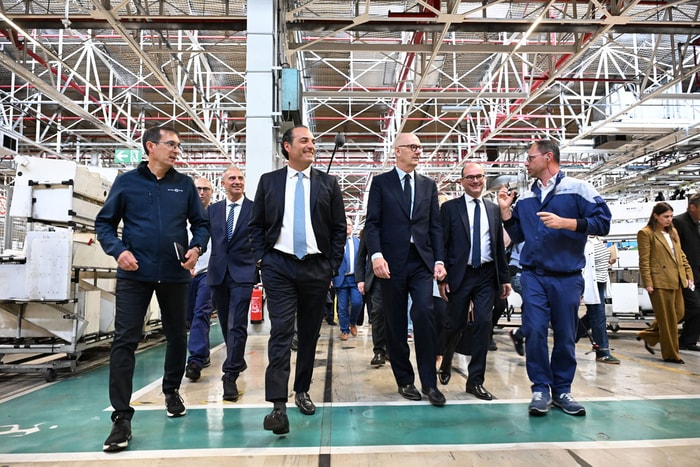 Visite du site de production mulhousien, ce mardi 2 juin 2026, en compagnie de deux ministres et d'Antonio Filosa, directeur général de Stellantis. 
