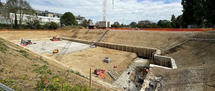 D’une capacité de 2 000 m3, le bassin pourra stocker un mélange d’eau de pluie et d’eaux usées pendant 24h maximum.