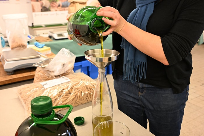 Les clients sont invités à ramener leurs contenants. 