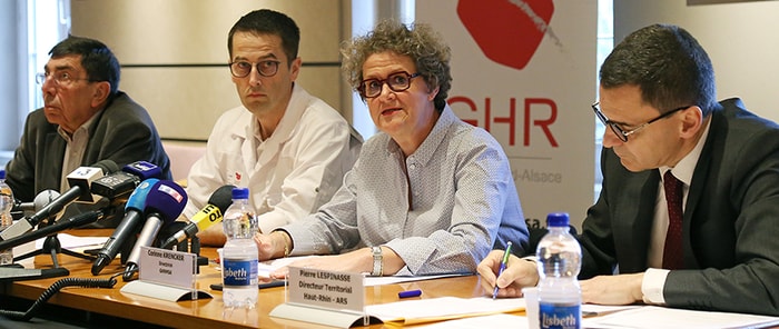 Corinne Krencker, la directrice du GHRMSA, et le Dr Marc Noizet, chef des Urgences et du SAMU 68 (à gauche).