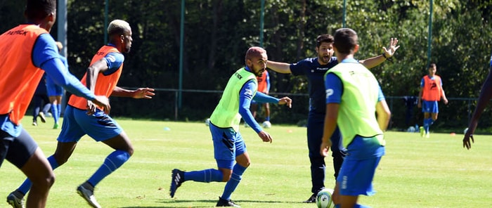 Le FCM à l'heure du jeu à l'espagnol.