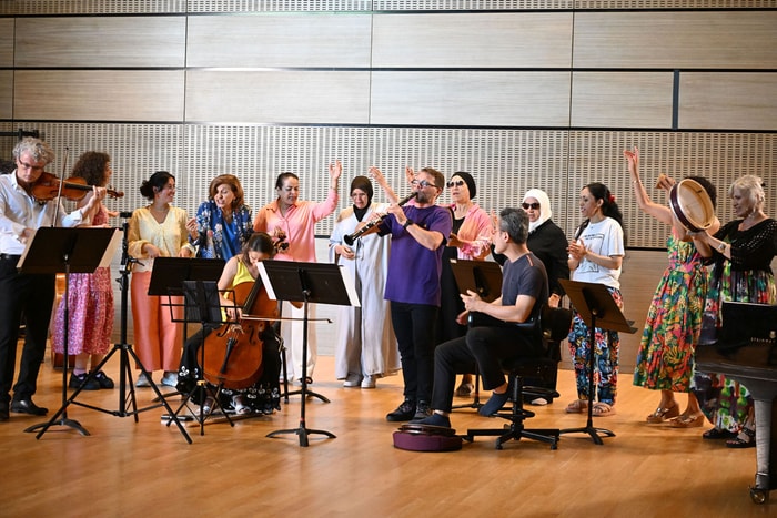 Un beau moment de musique partagée, entre les musiciens de l'ONM et les bénévoles du centre socioculturel Papin. 