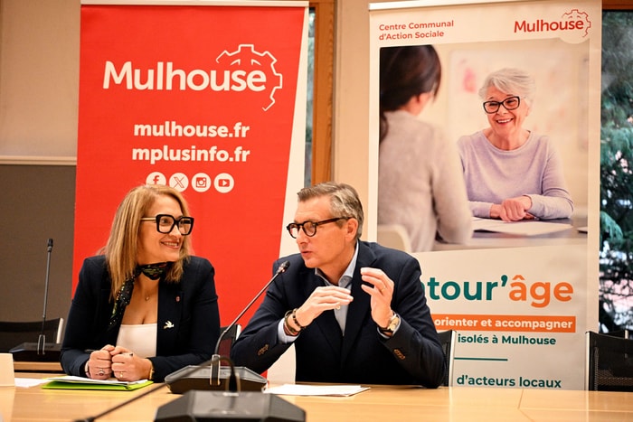 "Le dispositif Entour'âge : une réponse concrète, pratique et utile" pour Frédéric Marquet et Brigitte Sacard, adjointe au maire déléguée aux Seniors.  