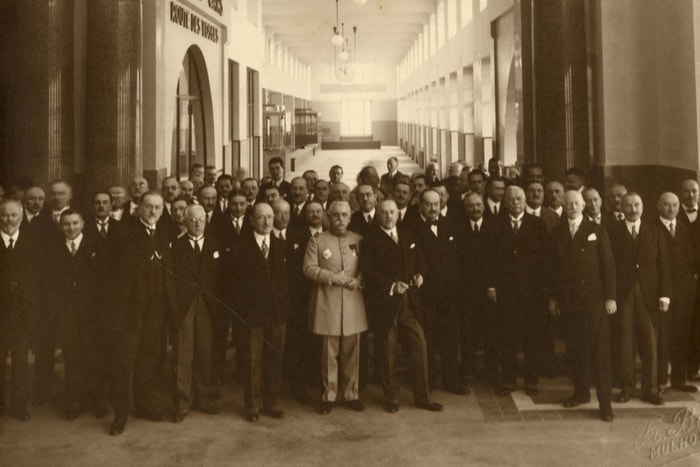Soirée d’inauguration de la « nouvelle gare », le 28 décembre 1932, en présence du maire Auguste Wicky, à l’extrême gauche sur la photo.