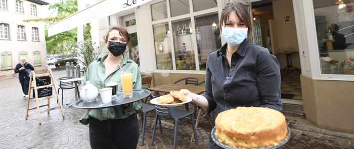 Sophie Erhart et Charlotte Nass à la guinguette Le Nid.