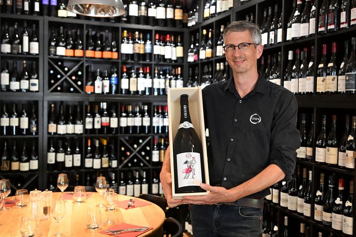 Les Domaines qui montent ont commandé des bouteilles spéciales, des jéroboams, pour célébrer leur 10e anniversaire.