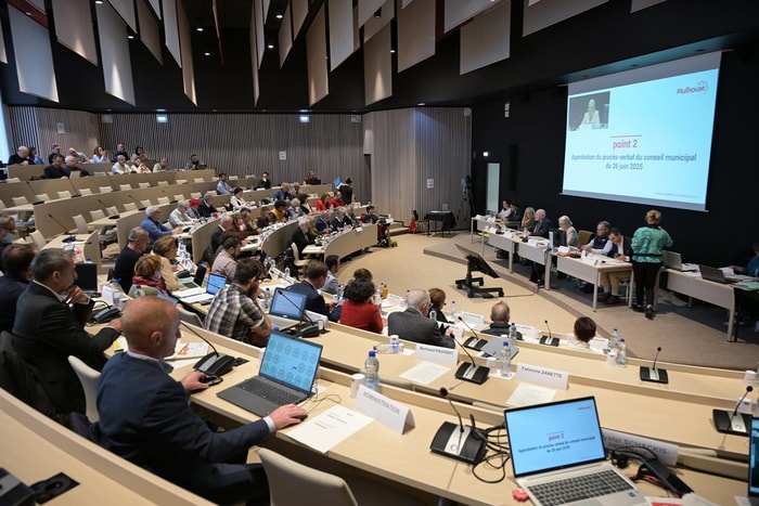 Le conseil municipal se déroule désormais à la Société industrielle de Mulhouse. 