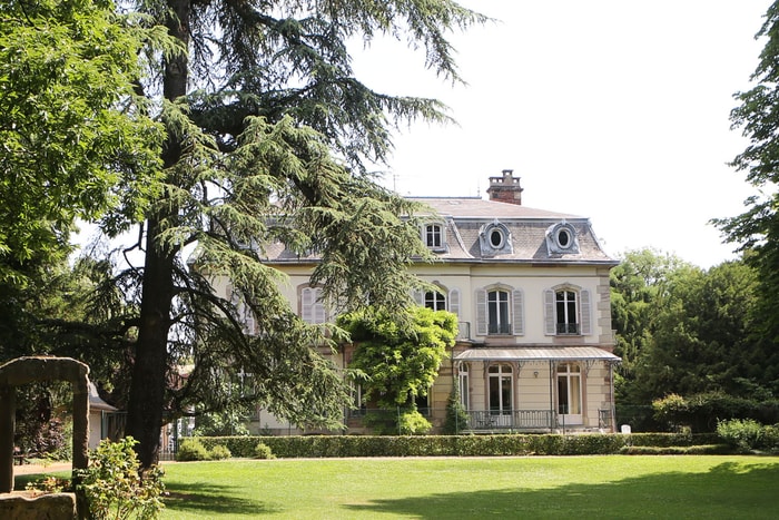 La Ville a cédé pour 975 000 euros la "Maison Jaquet", ensemble immobilier de la Porte du Miroir. 