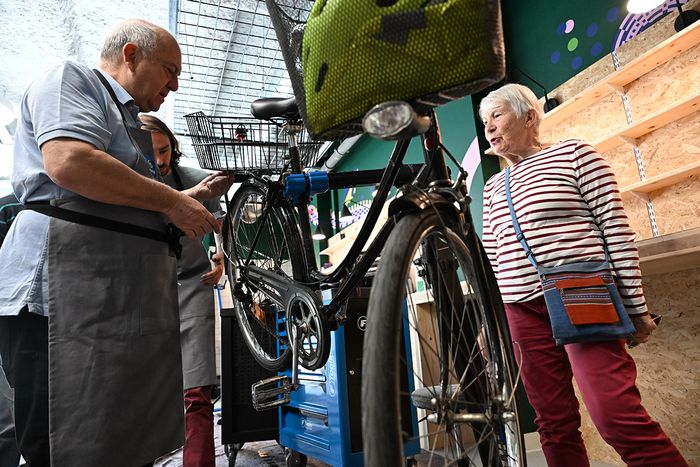 Les Tisserands d'EBN proposent également aux cyclistes d'apprendre à entretenir leur monture : 5€ la séance ou 15€ l'adhésion annuelle.