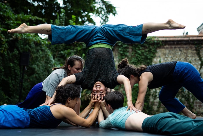Le spectacle "Situ" de la compagnie Ino Kollectiv, présenté ce week-end à Scènes de rue.
